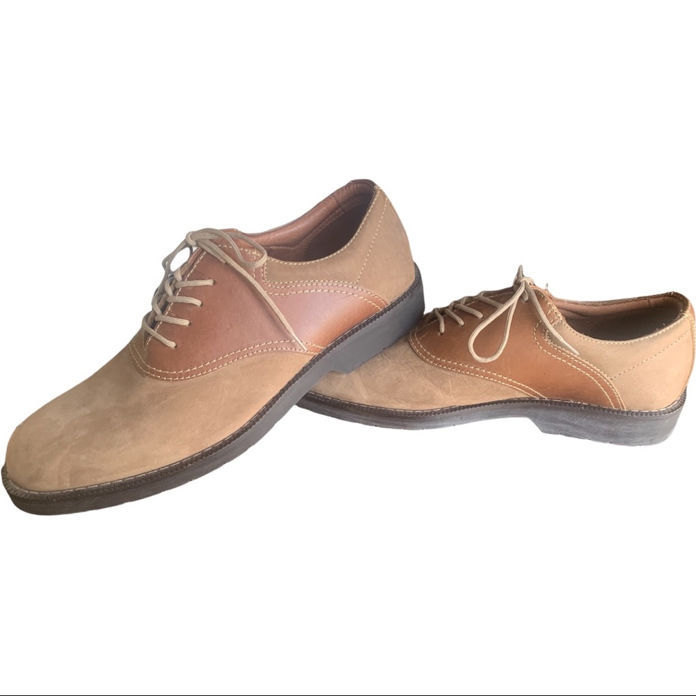 Bass Suede tan and brown Oxford shoes 9.5